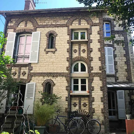 Homestay - Maison Des Annees 30 Troyes